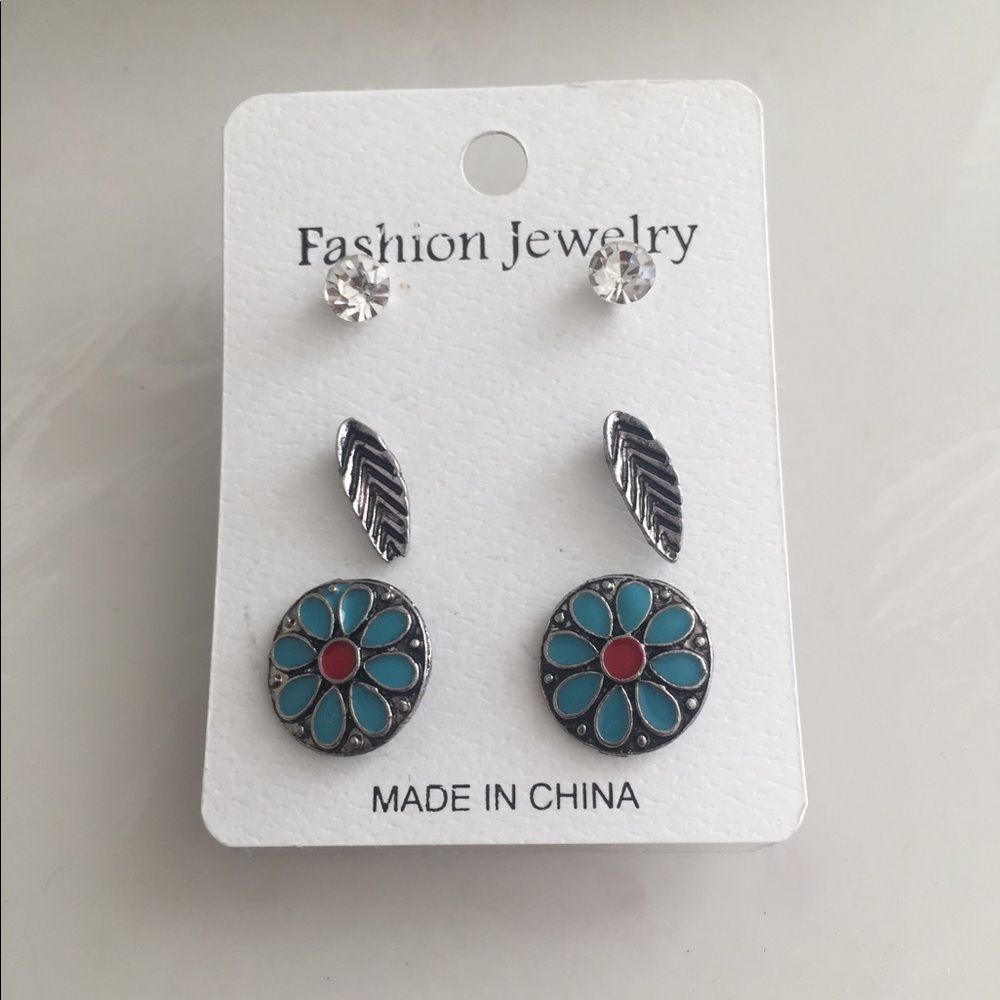 NWT earrings set